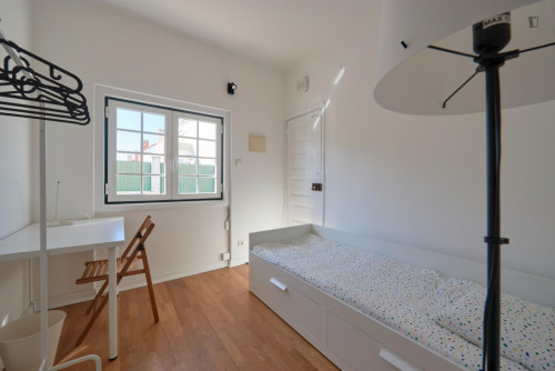 Welcoming single bedroom near Faculdade de Medicina Veterinária