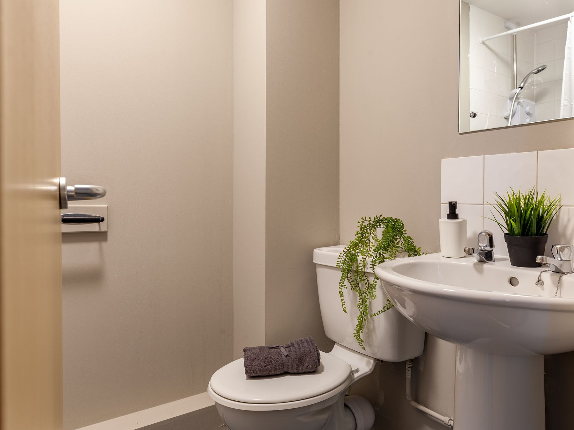 Standard En-Suite - 3