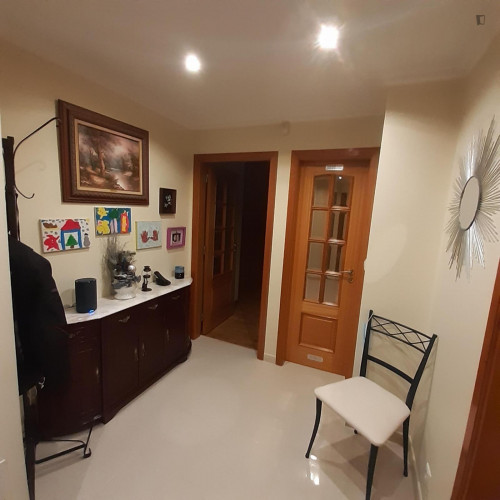 Very appealing double bedroom in a 3-bedroom flat, in Casal de Cambra - Gallery - 11