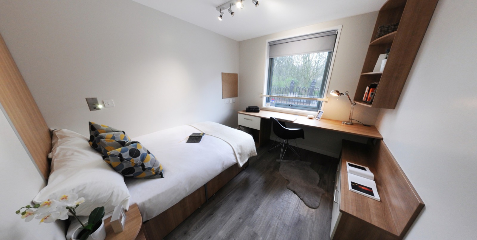  Gold En-Suite Plus Mid Level  -  Londonist Chapter Islington - Flexible Tenancies  - Gallery -  1