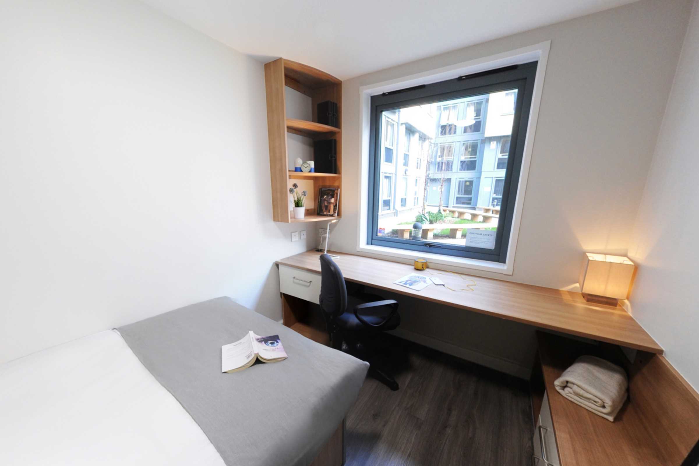  Silver Ensuite Lower Level  -  Londonist Chapter Islington - Flexible Tenancies  - Gallery -  1