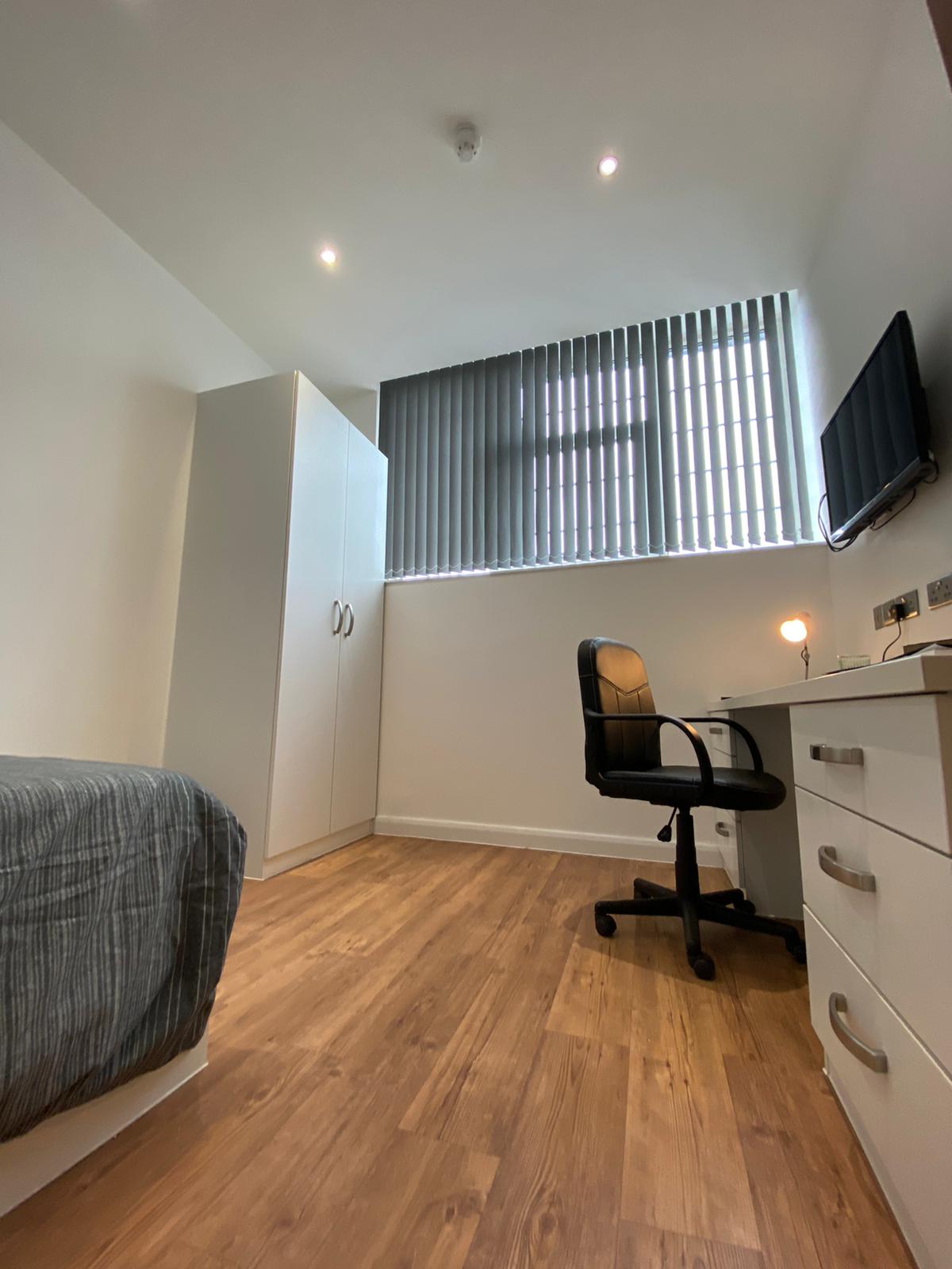  Standard 3 BED (non Ensuite)  -  142 Charles Street  - Gallery -  1