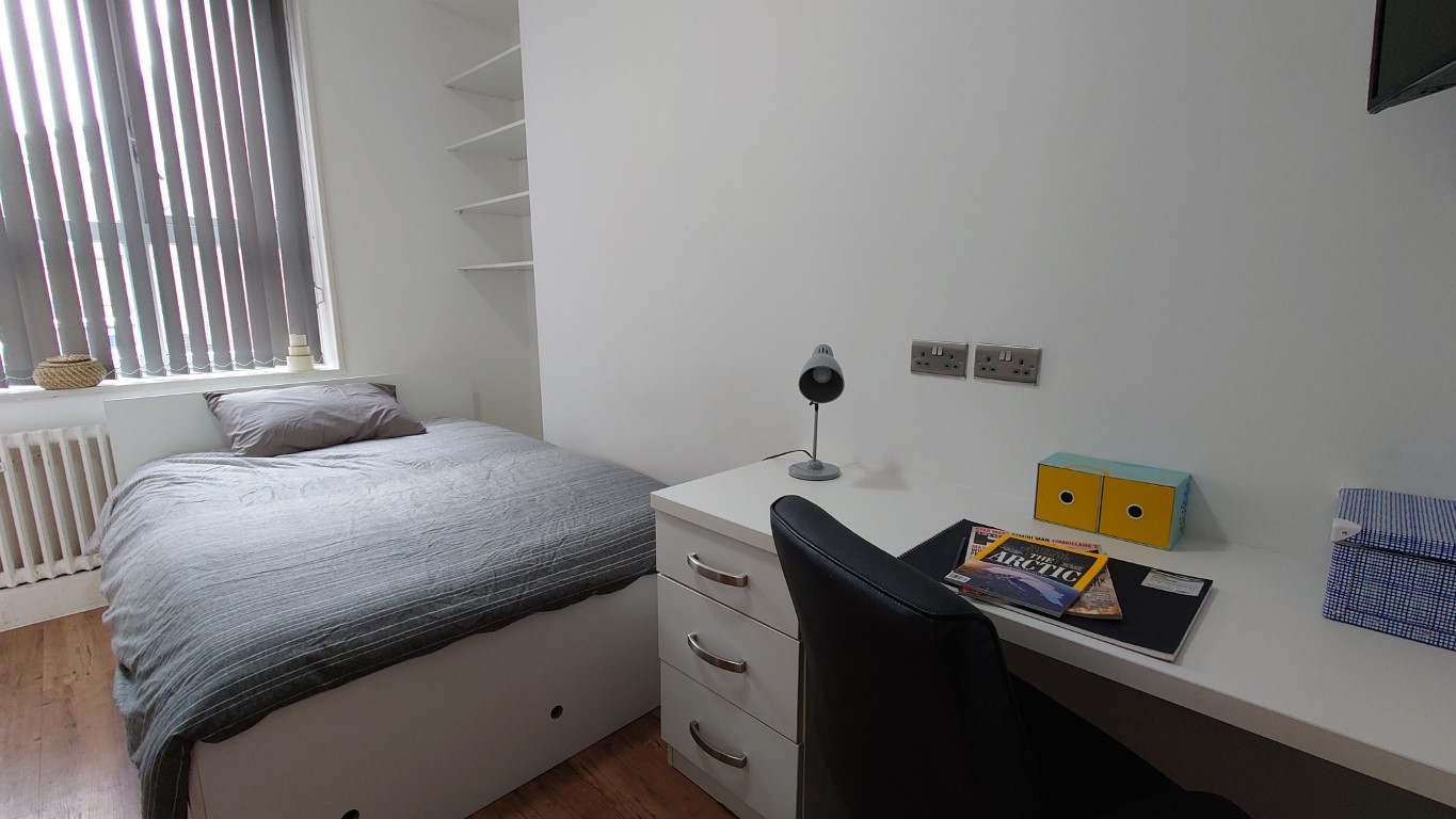  En-Suite  -  18 - 20 Albion Street  - Gallery -  2