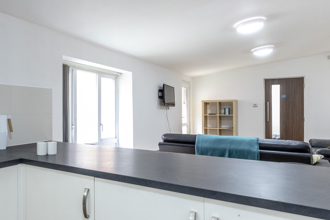  Standard 6 Bedroom Apartment  -  18 - 20 Albion Street  - Gallery -  4