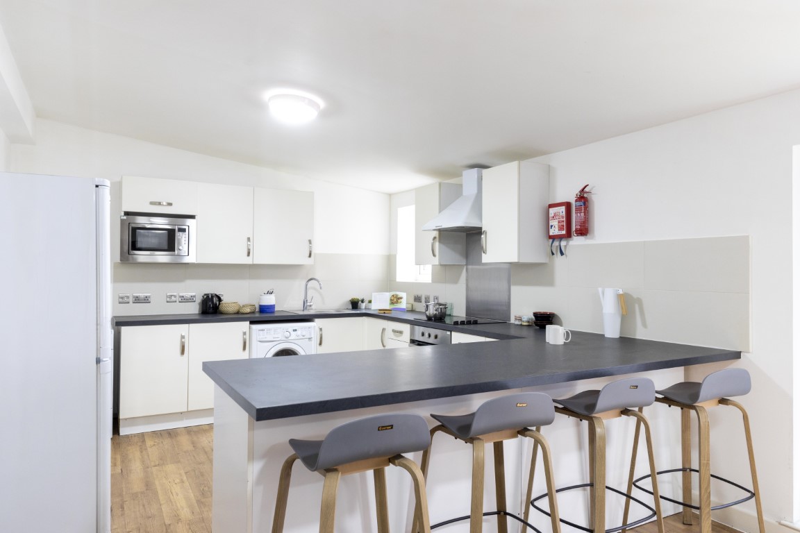  Standard 6 Bedroom Apartment  -  18 - 20 Albion Street  - Gallery -  9