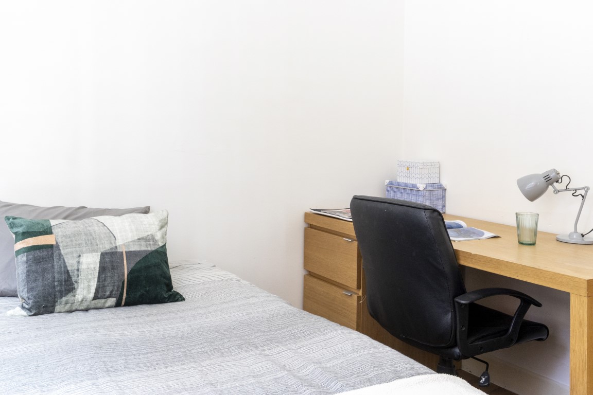  Standard 6 Bedroom Apartment  -  18 - 20 Albion Street  - Gallery -  3