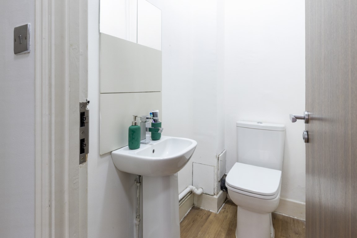  Standard 6 Bedroom Apartment  -  18 - 20 Albion Street  - Gallery -  8