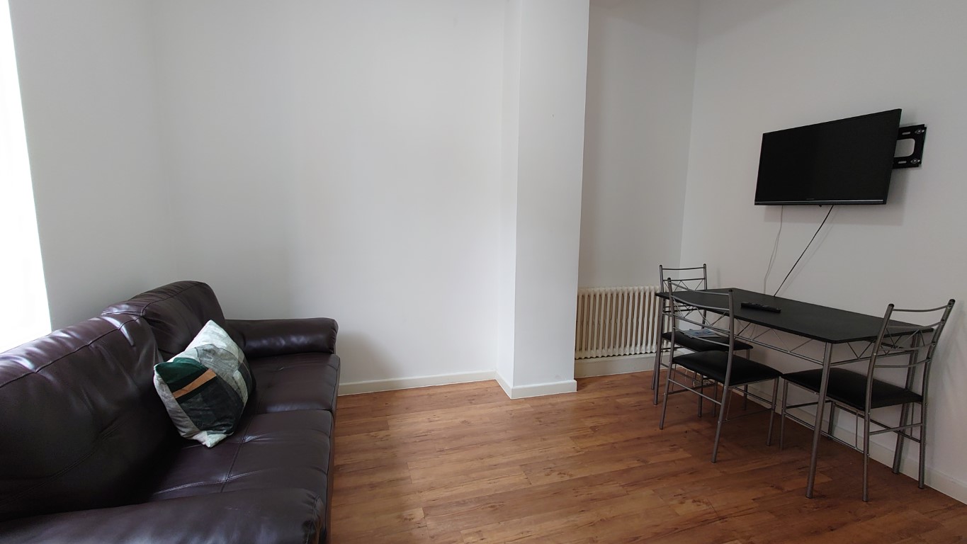  Standard Plus 3 And 4 Bedroom Apartment  -  18 - 20 Albion Street  - Gallery -  3