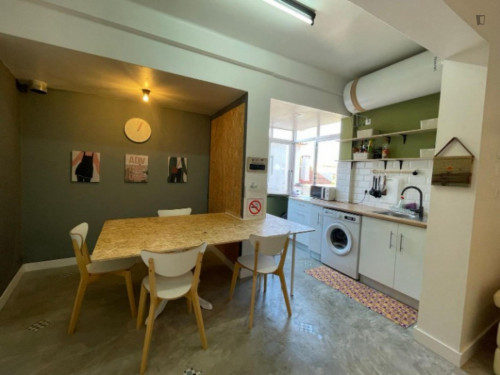 Cosy single bedroom in a 4-bedroom apartment near Instituto Politécnico de Santarém  - Gallery -  5