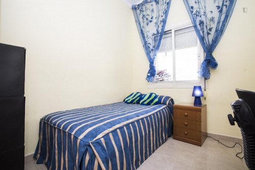 Gorgeous double bedroom close to Congrés metro station - Gallery - 11