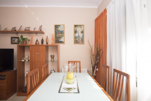 Gorgeous double bedroom close to Congrés metro station - Gallery - 14