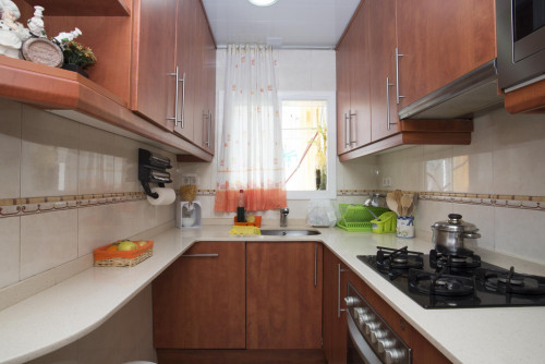 Gorgeous double bedroom close to Congrés metro station - Gallery - 10