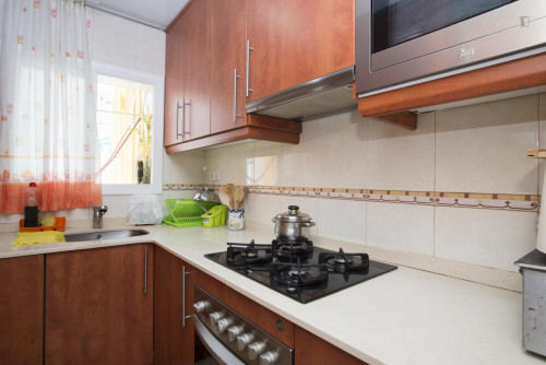 Gorgeous double bedroom close to Congrés metro station - Gallery - 9