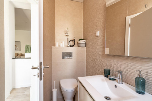 Amazing 2-bedroom flat with a back patio, in Xabregas - Gallery - 11