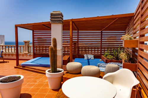 Vibrant Coliving Experience with Stunning Views in Agaete Valley