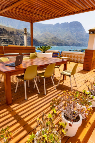 Vibrant Coliving Experience with Stunning Views in Agaete Valley