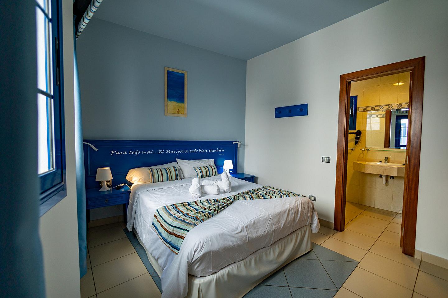 Double Queen Room - Vibrant Coliving Experience with Stunning Views in Agaete Valley Residence - Gallery - 7