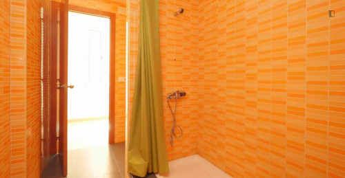 Homely single bedroom close to popular Plaça Reial