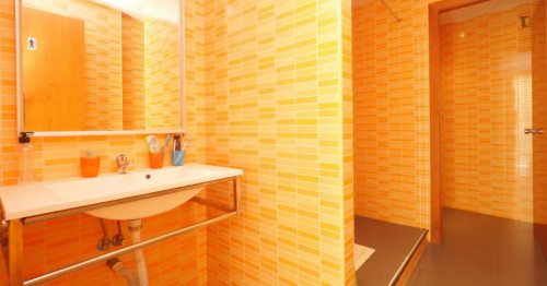 Homely single bedroom close to popular Plaça Reial