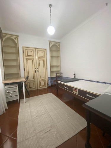 Homely single bedroom in the centre of Évora - 50m near Praça do Giraldo