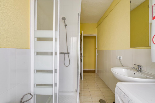 Welcoming double bedroom in proximity of Museo de Cera - Gallery - 10