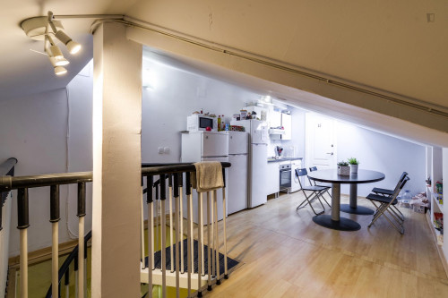 Welcoming double bedroom in proximity of Museo de Cera - Gallery - 17