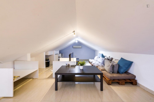 Welcoming double bedroom in proximity of Museo de Cera - Gallery - 18