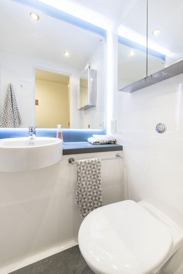  En-Suite Gold  -  Hollis Croft Roost  - Gallery -  5