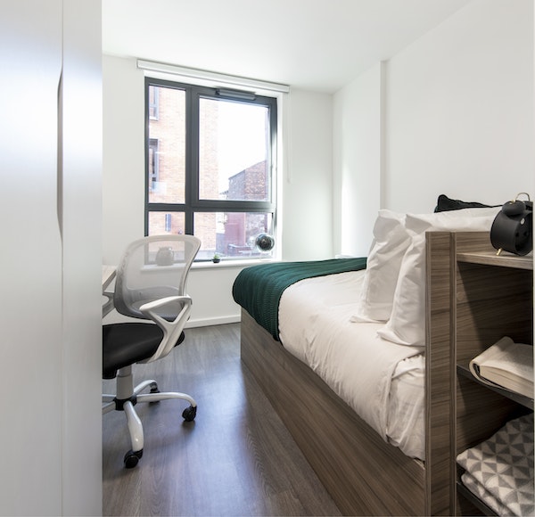  En-Suite Silver Plus  -  Hollis Croft Roost  - Gallery -  7