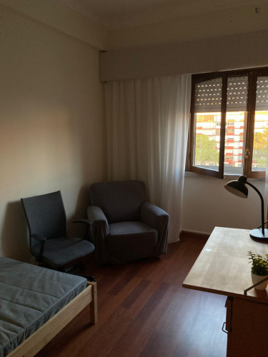 Warm and cosy single bedroom close to Instituto Politécnico and Metro Station - Gallery - 26