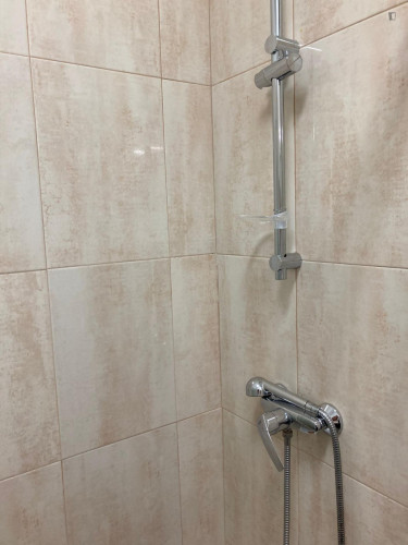 Warm and cosy single bedroom close to Instituto Politécnico and Metro Station - Gallery - 8