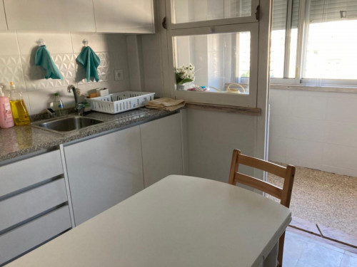 Warm and cosy single bedroom close to Instituto Politécnico and Metro Station - Gallery - 11