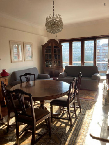 Warm and cosy single bedroom close to Instituto Politécnico and Metro Station - Gallery - 22