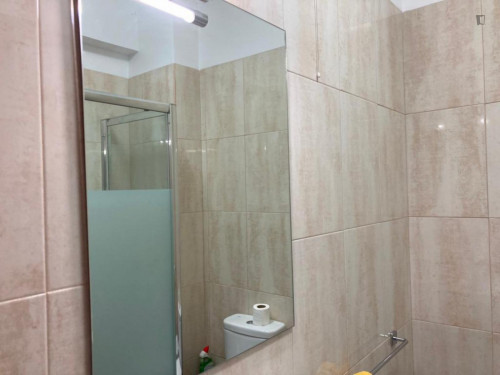 Warm and cosy single bedroom close to Instituto Politécnico and Metro Station - Gallery - 7