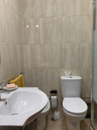 Warm and cosy single bedroom close to Instituto Politécnico and Metro Station - Gallery - 9