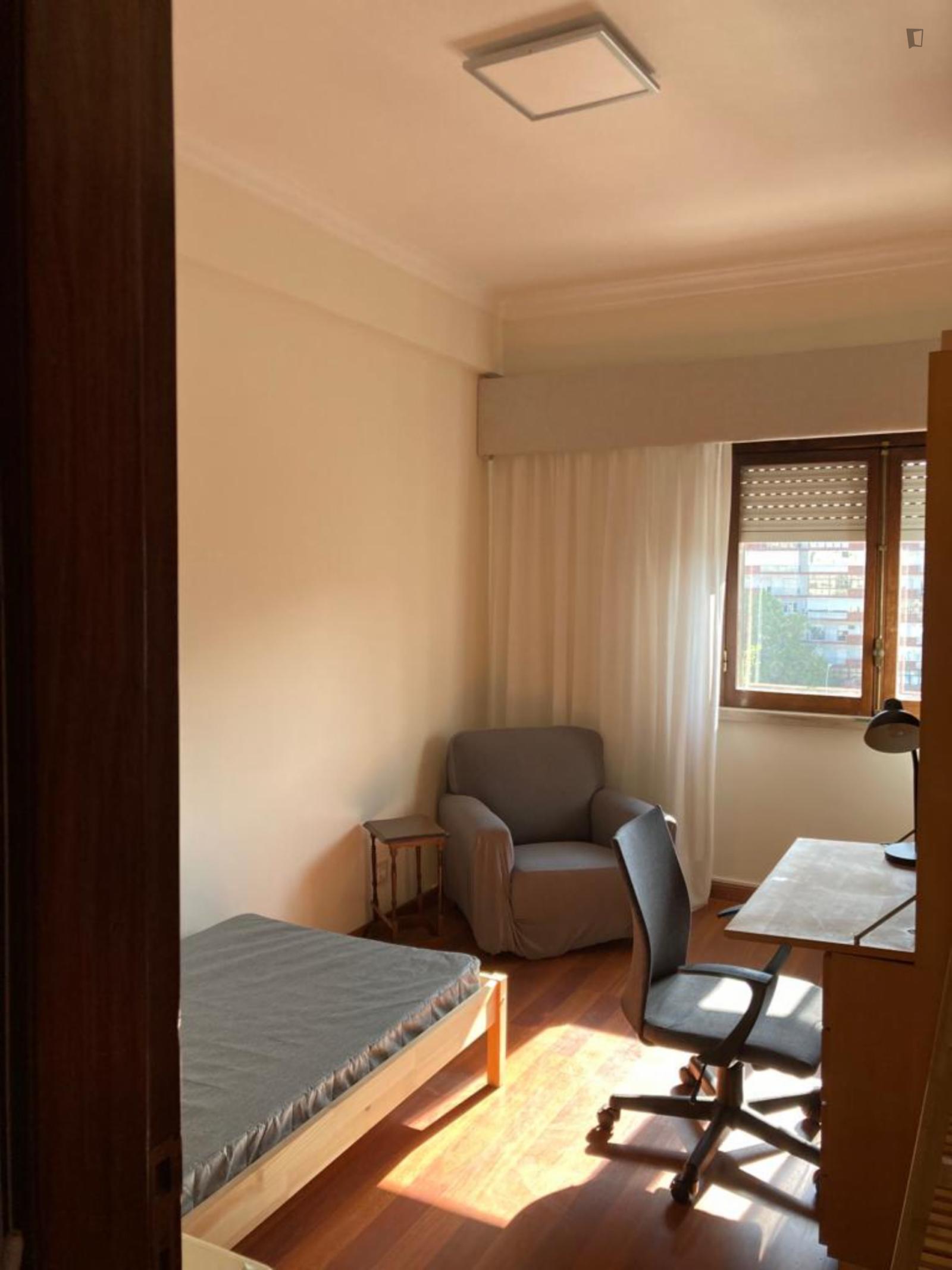 Warm And Cosy Single Bedroom Close To Instituto Politécnico And Metro Station - 1