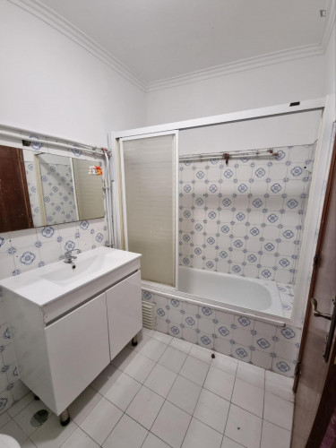 Spacious twin bedroom near the Algueirao-Mem Martins train station - Gallery - 8