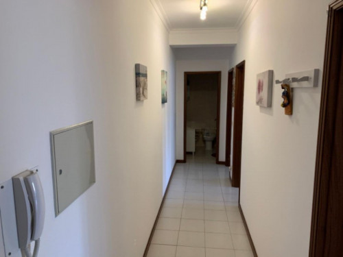 Cosy 2-bedroom apartment with a balcony, near Fonte das Pombas beach