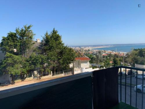 Cosy 2-bedroom apartment with a balcony, near Fonte das Pombas beach
