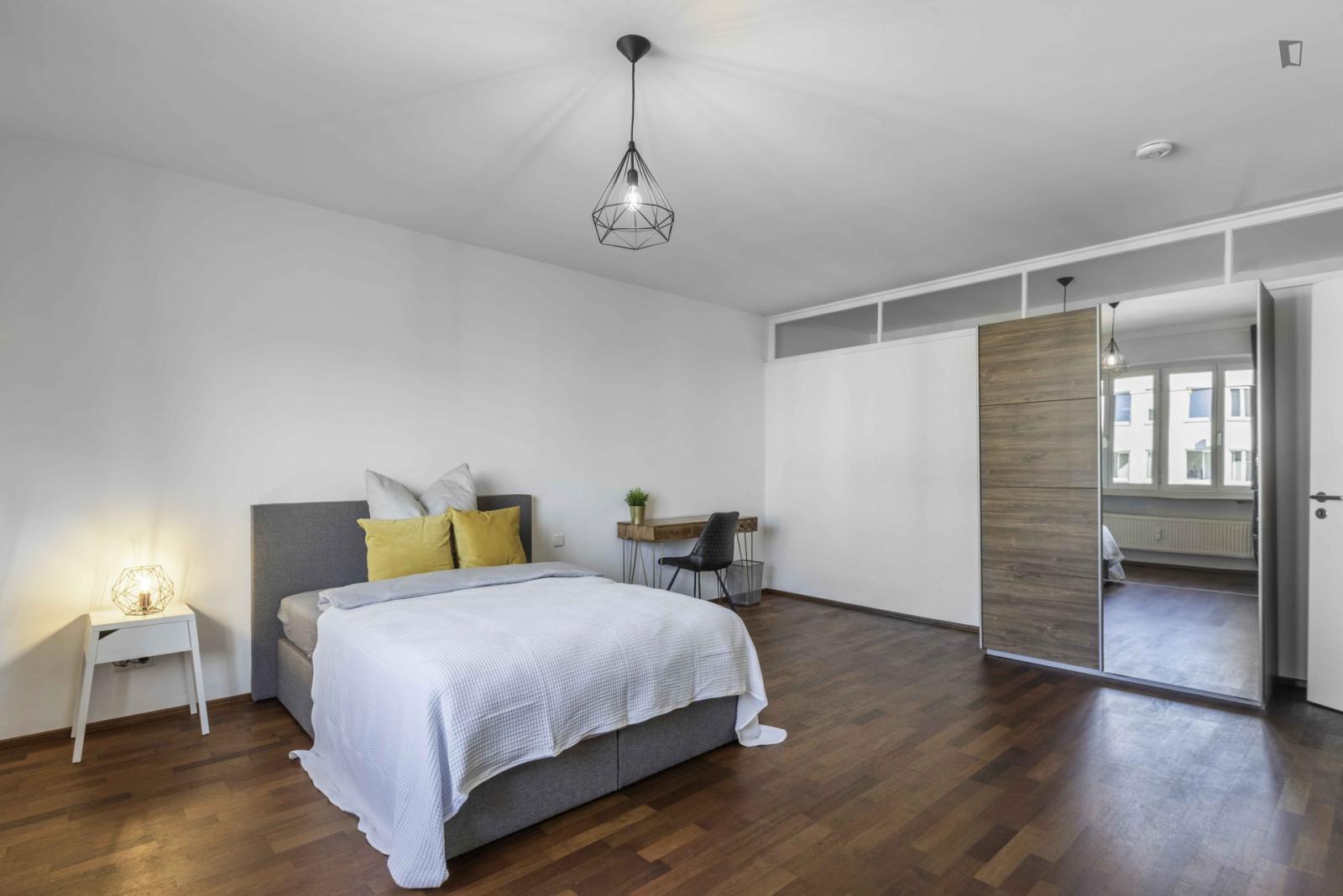  Spacious Double Bedroom In Stuttgart  -  Spacious double bedroom in Stuttgart  - Gallery -  1
