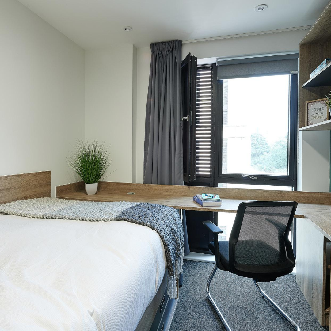 Classic En-Suite - Southampton Crossings - Gallery - 12
