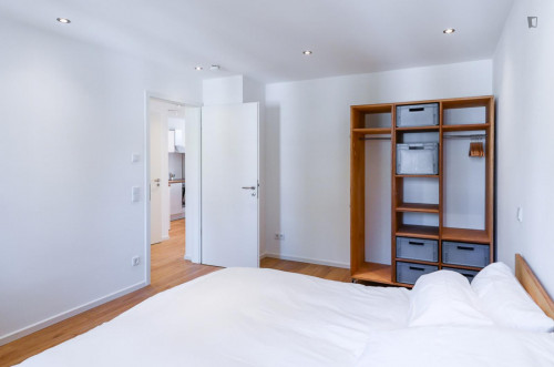 Double bedroom in a stunning apartment of 3 bedrooms in Sendling