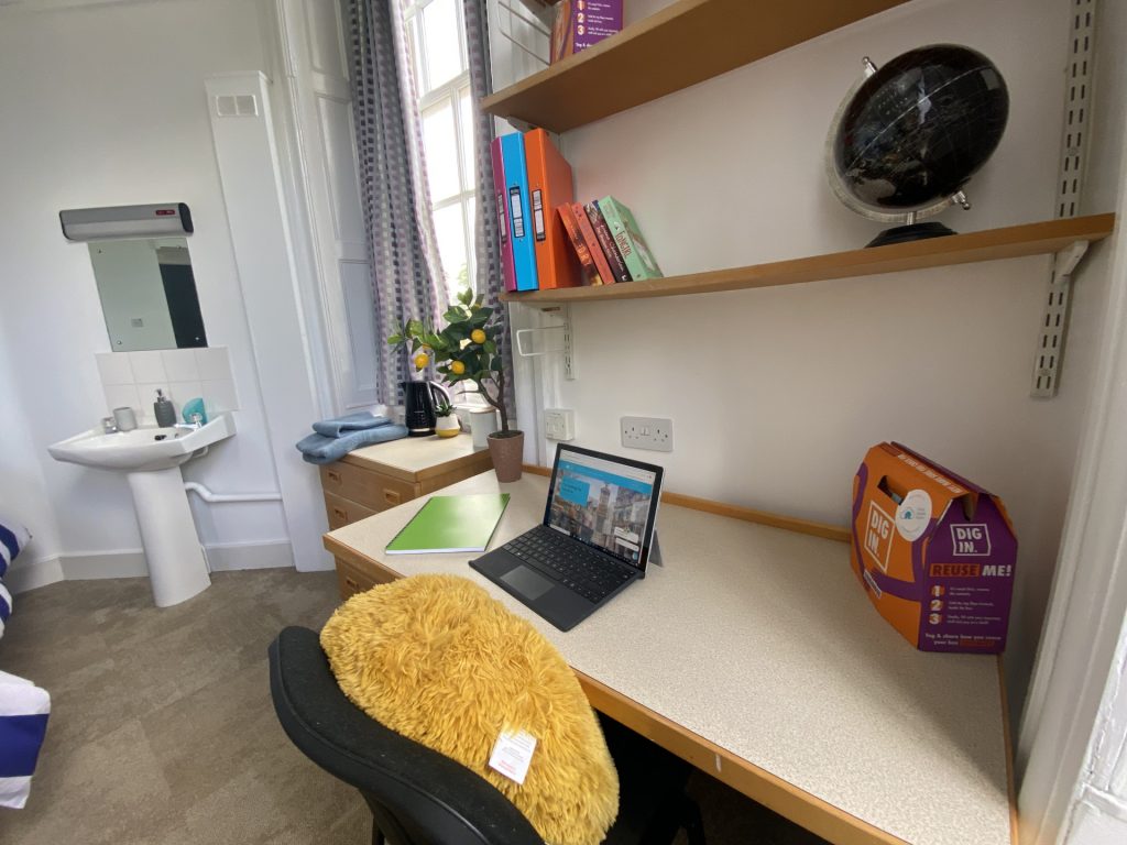 Classic Bedroom - St Mary’s Newcastle - Gallery - 7