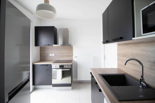 Pleasant 10 m² bedroom near Lyon - LYO53