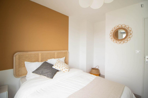 Elegant 10 m² bedroom near Lyon - LYO47