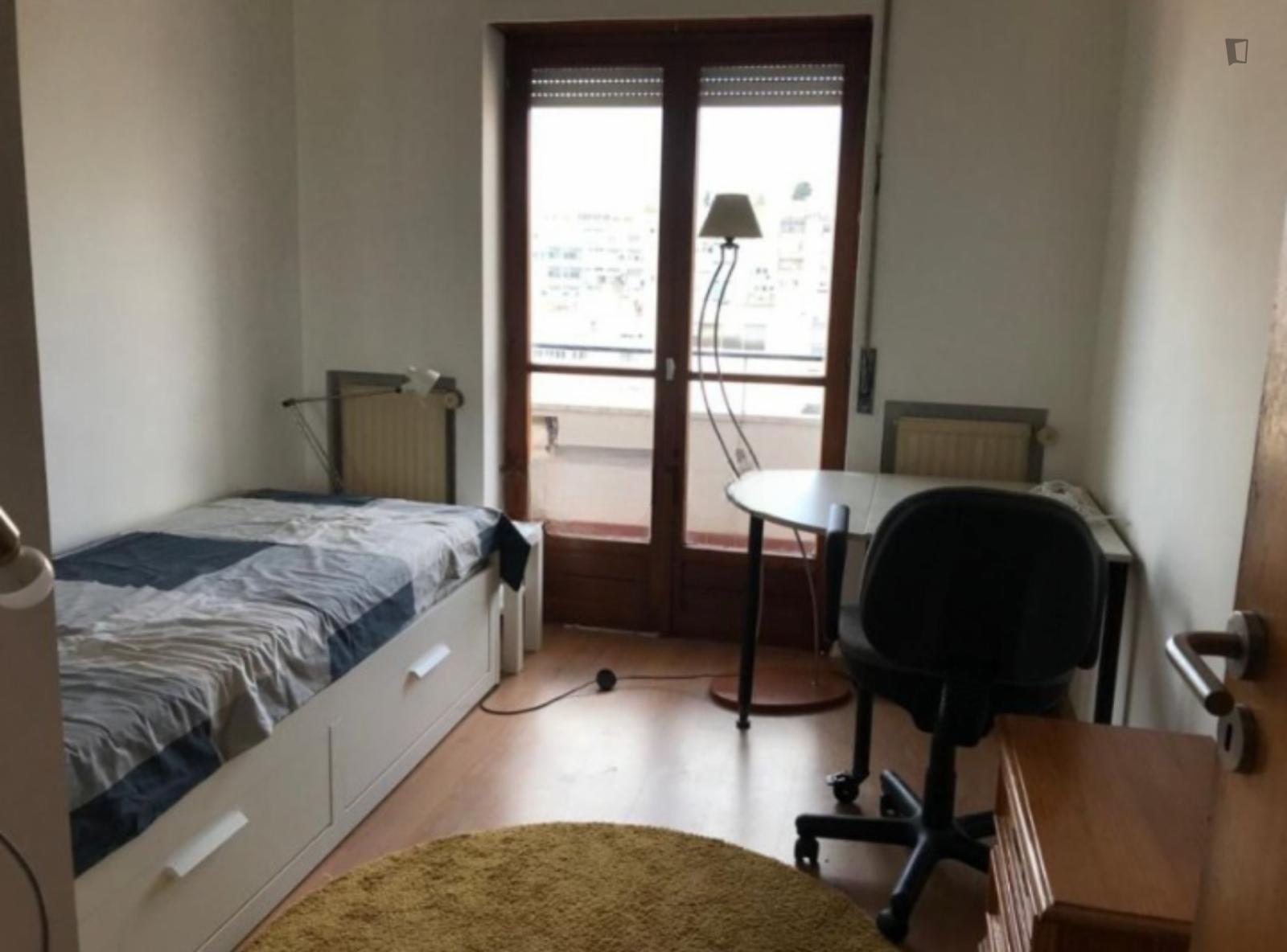 Cozy Single Bedroom With A Balcony - 1