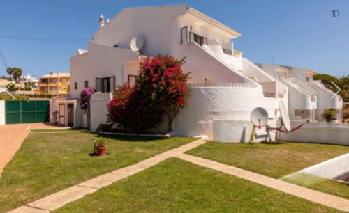 Bright 3-bedroom duplex apartment near Praia da Luz