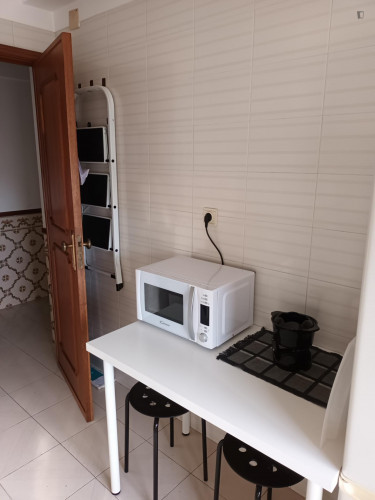 Cosy single bedroom very close to Queluz-Belas train station - Gallery - 8