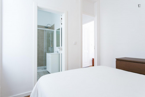 Very modern 7-bedroom apartment near the Anjos metro - Gallery - 6