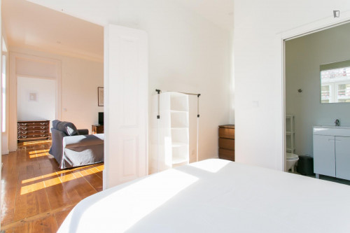 Very modern 7-bedroom apartment near the Anjos metro - Gallery - 45